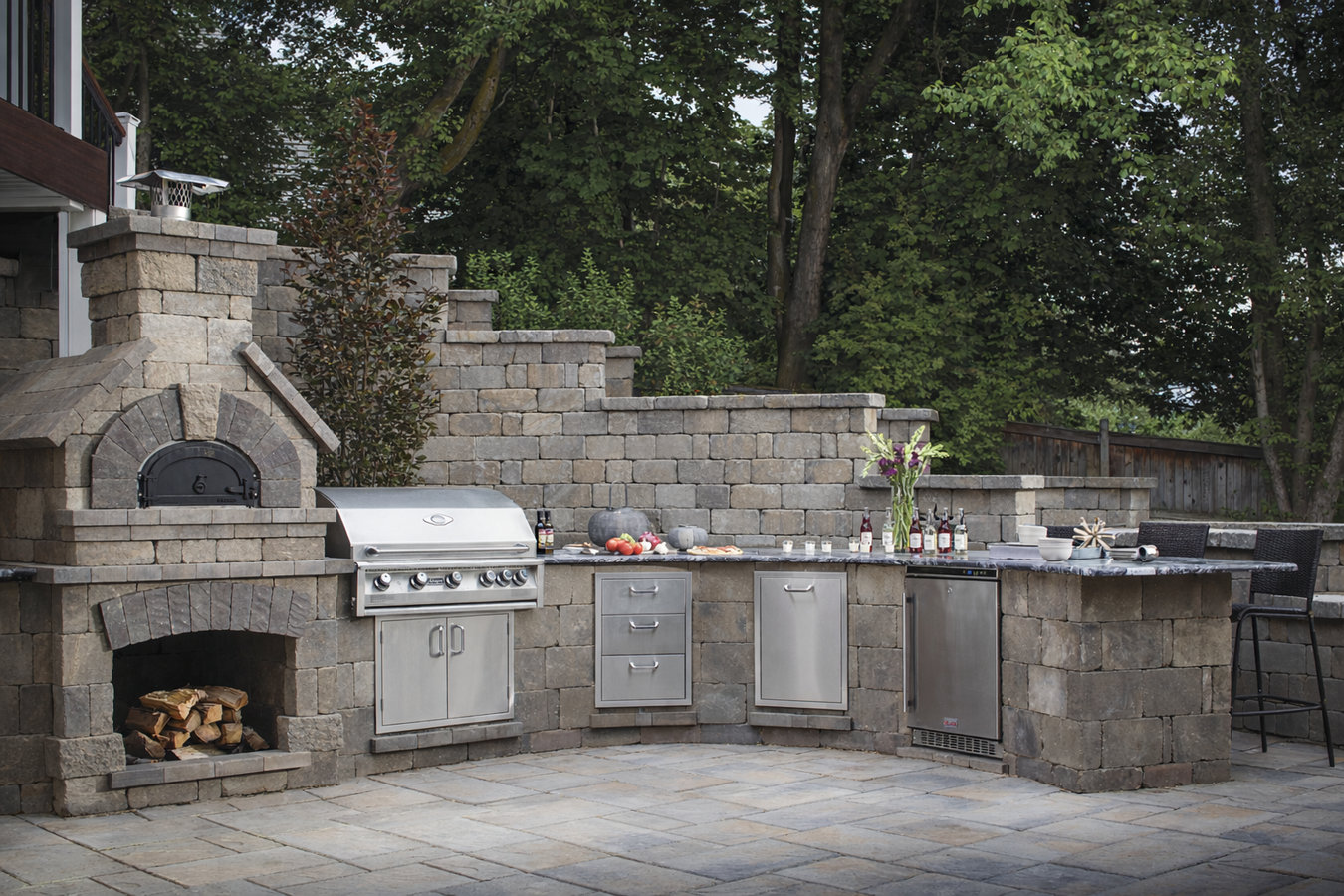 Outdoor kitchen masonry in Fort Wayne, IN